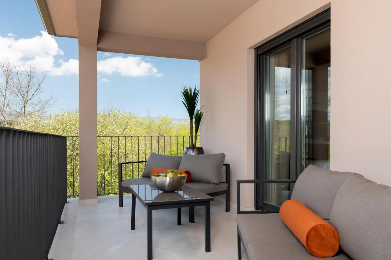 Luxury Villa Santa Cruz With Xl Pool And Jacuzzi Potpićan Екстериор снимка